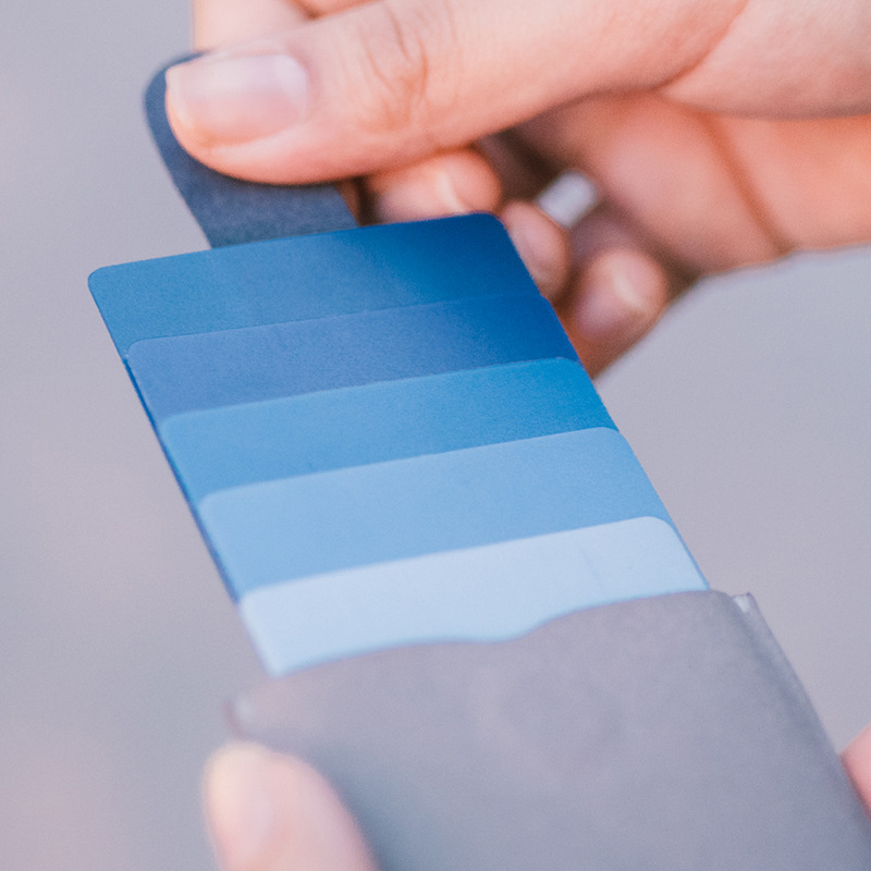 Card Draw Wallet (DAX v2) — cascading pull card holder, ultra-thin gradient multi-card organizer
