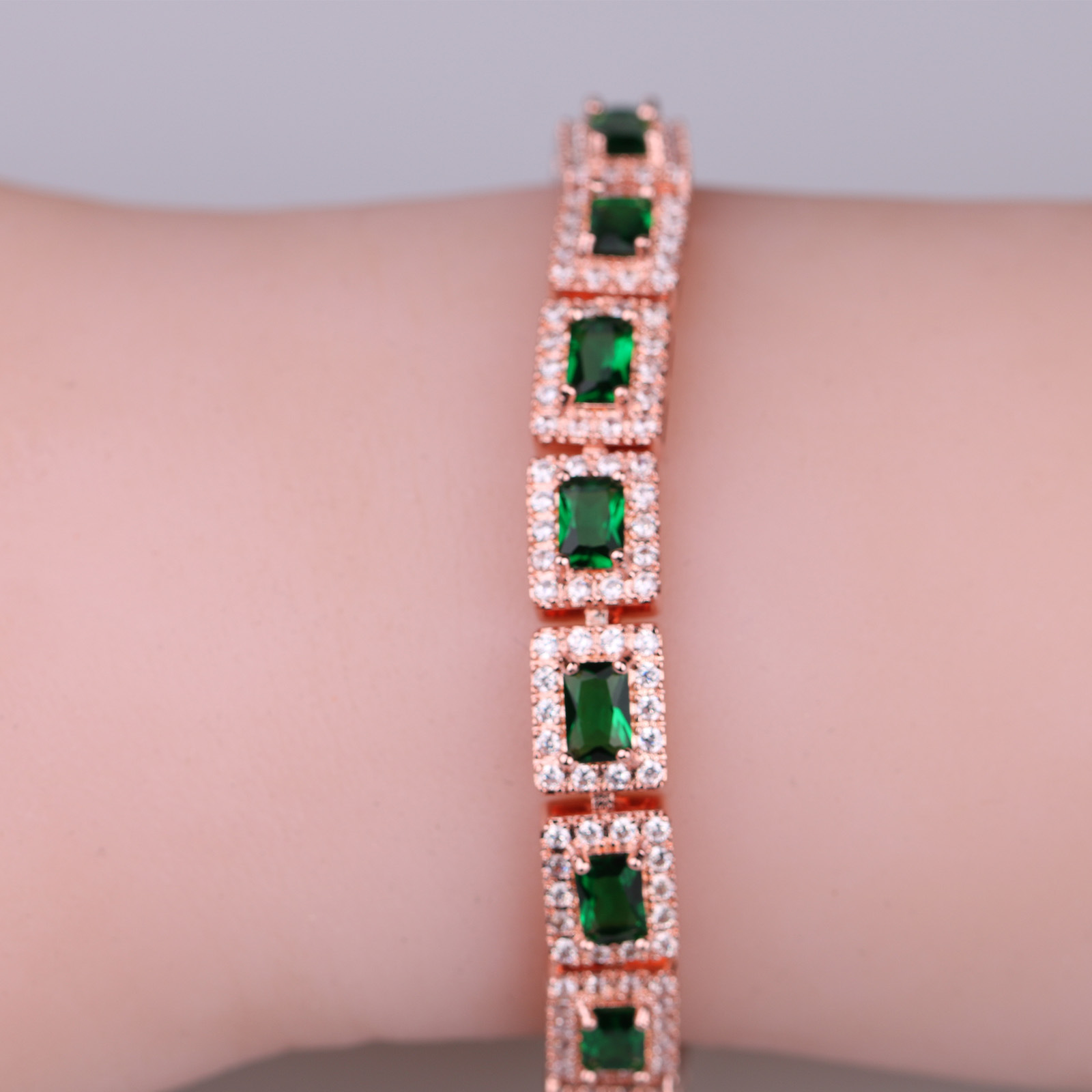 Butterfly Women's Style Zircon Bracelet Fashionable Full Of Diamonds Colorfast Starry Sky Bangle_voghion.com