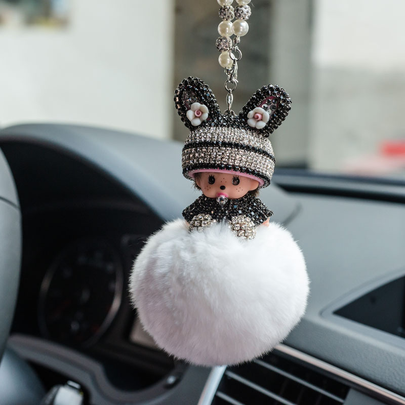 Qiqi colgante decoración de coche colgante de coche diamante Qiqi muñeca dibujos animados lindo colgante de bola de piel