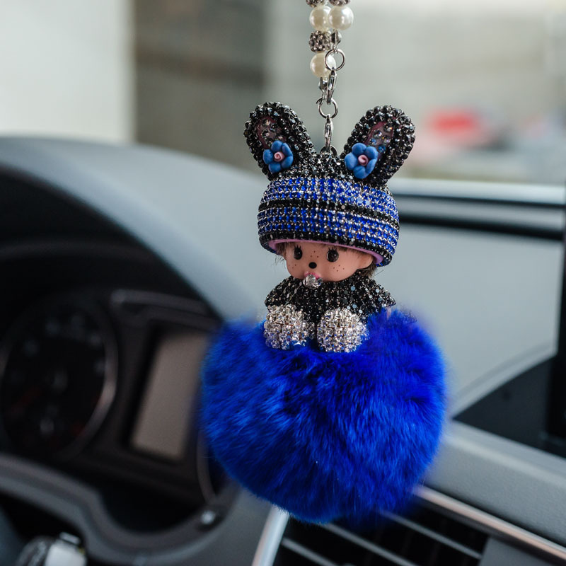 Qiqi colgante decoración de coche colgante de coche diamante Qiqi muñeca dibujos animados lindo colgante de bola de piel