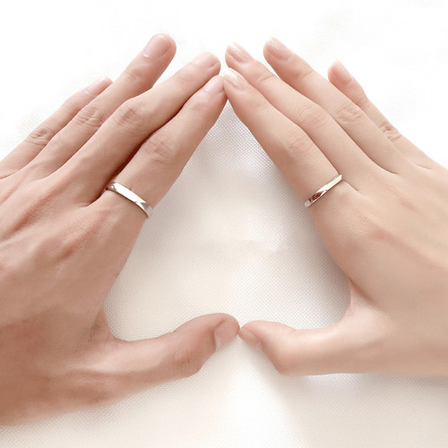 Wholesale S925 sterling silver diamond-shaped couple rings, a pair of Korean style light luxury simple glossy opening engraving men's and women's rings