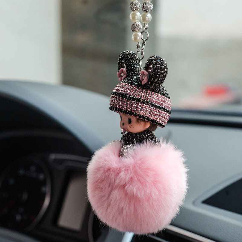 Qiqi colgante decoración de coche colgante de coche diamante Qiqi muñeca dibujos animados lindo colgante de bola de piel