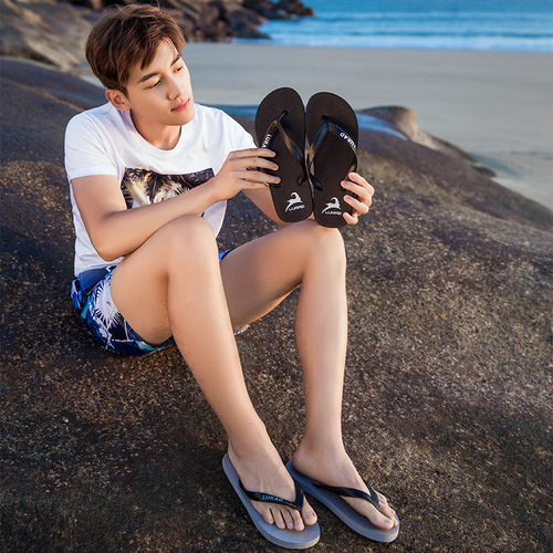 Luradi men's non-slip casual flip-flops, summer flip-flops, wear-resistant, trendy, simple beach sandals and slippers