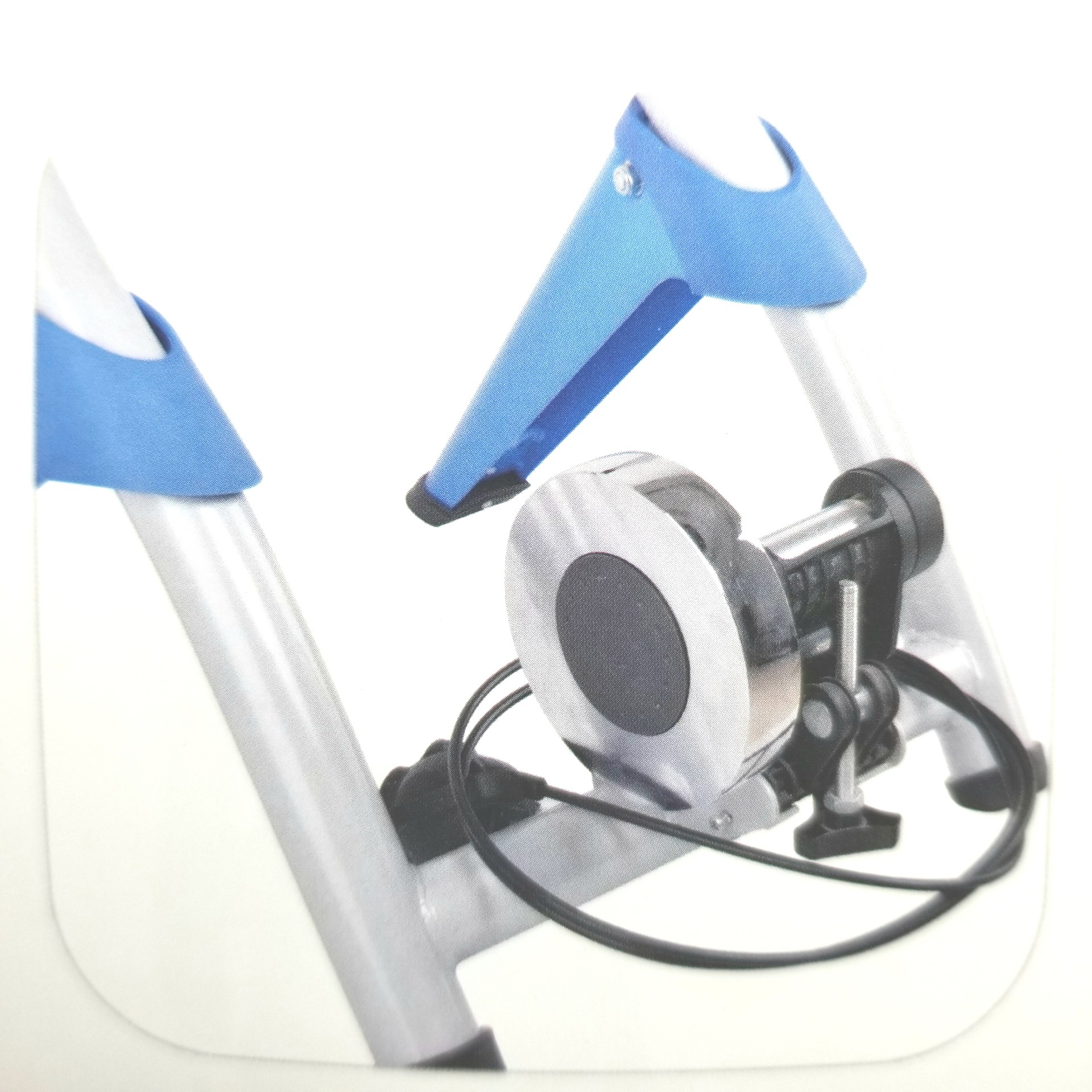 Plataforma de ciclismo de montaña al por mayor plataforma de entrenamiento de bicicleta plataforma de Ciclismo de interior Wired inalámbrica plataforma de entrenamiento de resistencia magnética Q007