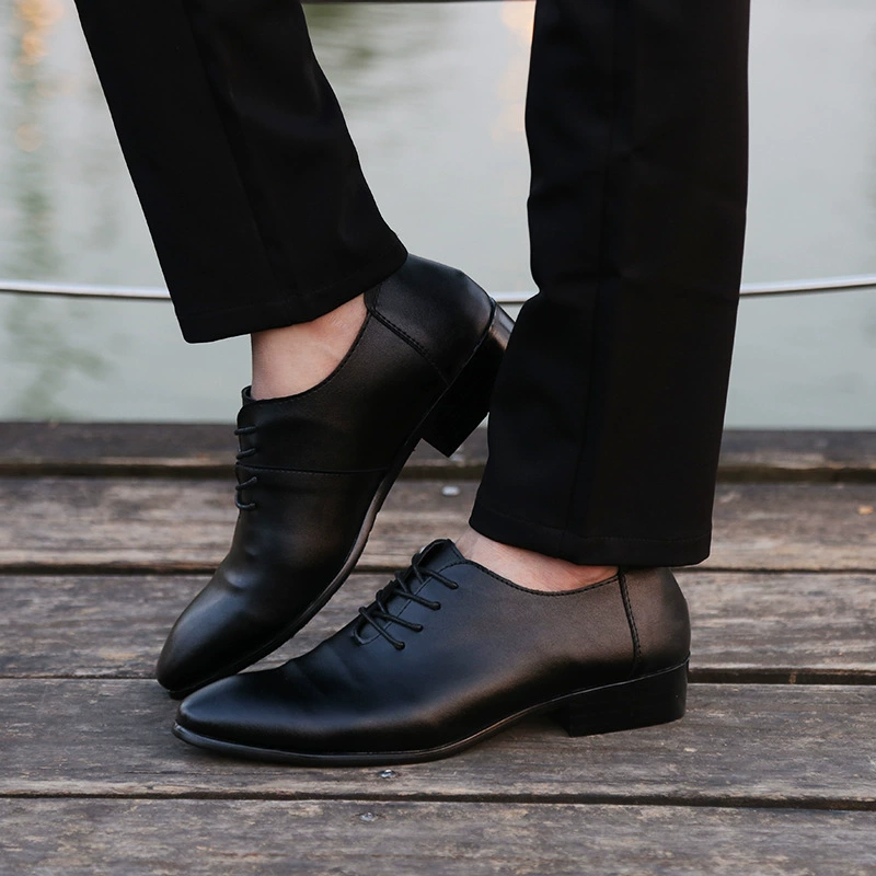 2025 Новая кожаная обувь, мужская корейская версия, молодежная британская самая популярная мужская осенняя мужская обувь из мягкой кожи на шнуровке, дропшиппинг