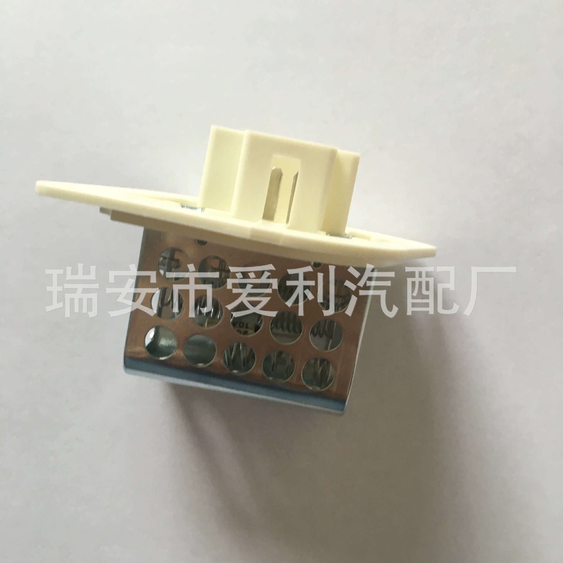 Термостат 4864957, резистор в наличии 1-2 дня, недоступен 7-30 дней.