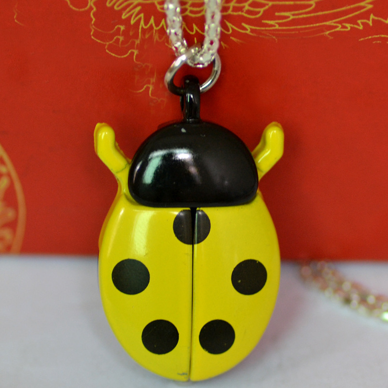 Fashion small ladybug pocket watch manufacturers wholesale fashion European and American jewelry small pocket watch