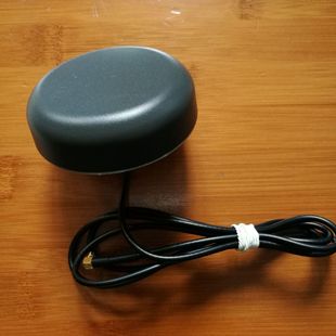 ��GPS�쾀��35dB����֧�ֱ�����RTK�p�l�����ڕr����վ�����߾���