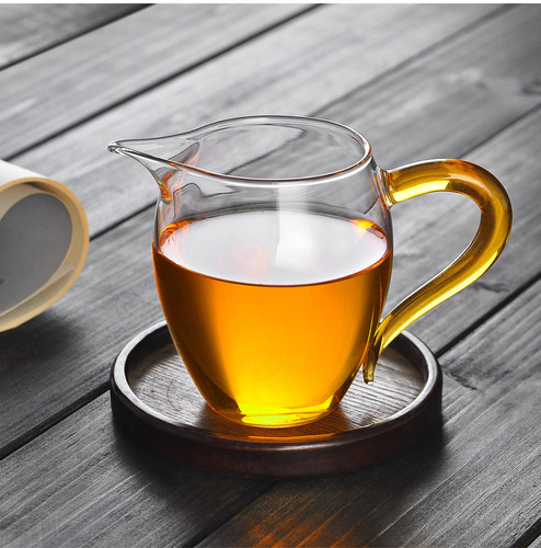 Household glass fair cup thickened tea tea sea tea cup color handle tea divider custom printing manufacturer wholesale