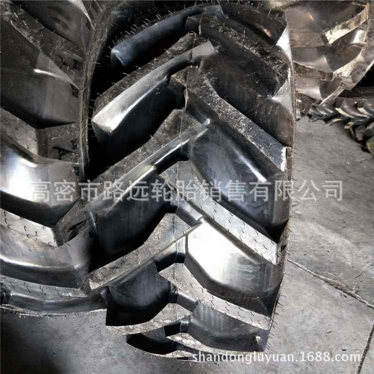 销售ATV电动巡逻车轮胎17X8.00-8人字花纹轮胎