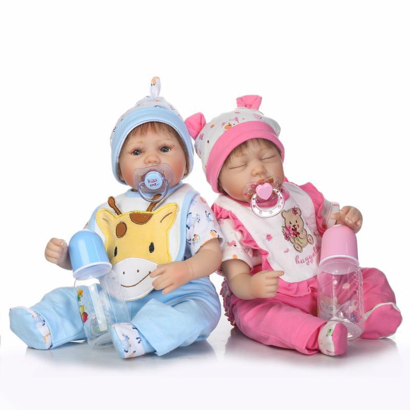 NPK simulación muñeca cuerpo de tela pegamento suave jugar casa juguete regalo del Día los niños