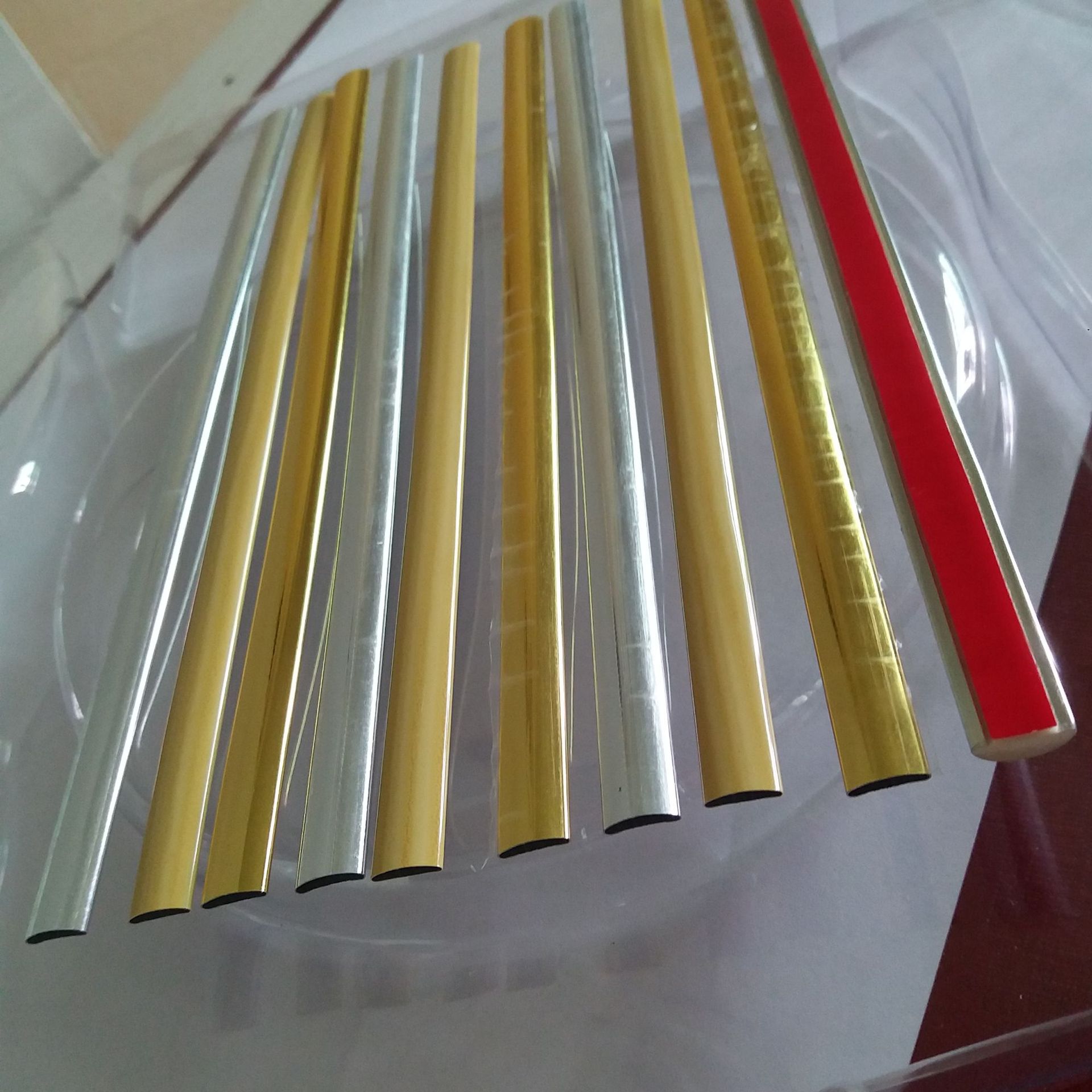 厂家供应PVC装饰条亮银条金边条包边条封边条围边条自粘条质优