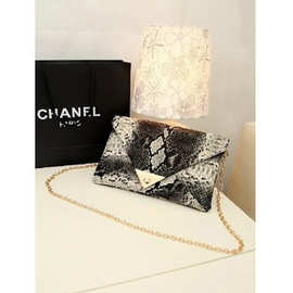 厂家批发BLACK复古蛇纹手抓包2025新款女包手拿韩版女包一件代发