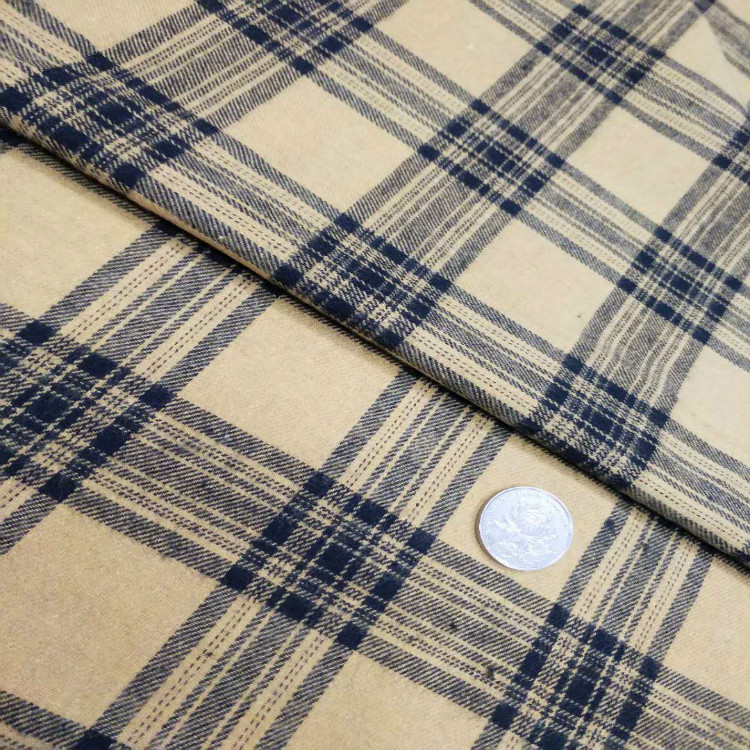 21支色织涤棉法兰绒格子布 秋冬经典款绒布衬衫童装鞋帽面料 现货