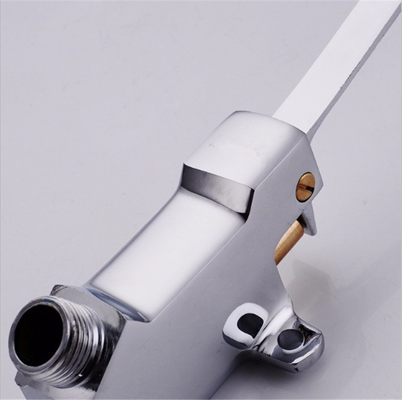 Fábrica al por mayor de cocina cuenca vegetal pedal de la válvula de salida del pedal del pie del grifo sin contacto solo grifo frío