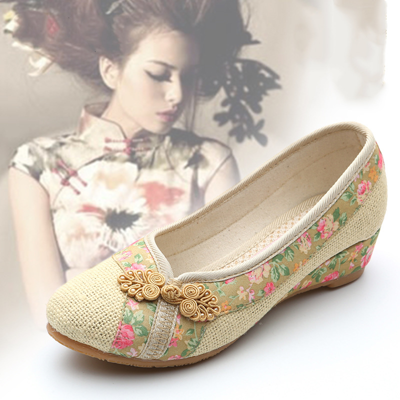 2025新款老北京布鞋绣花鞋单鞋复古民族风女鞋坡跟棉麻中跟旗袍鞋