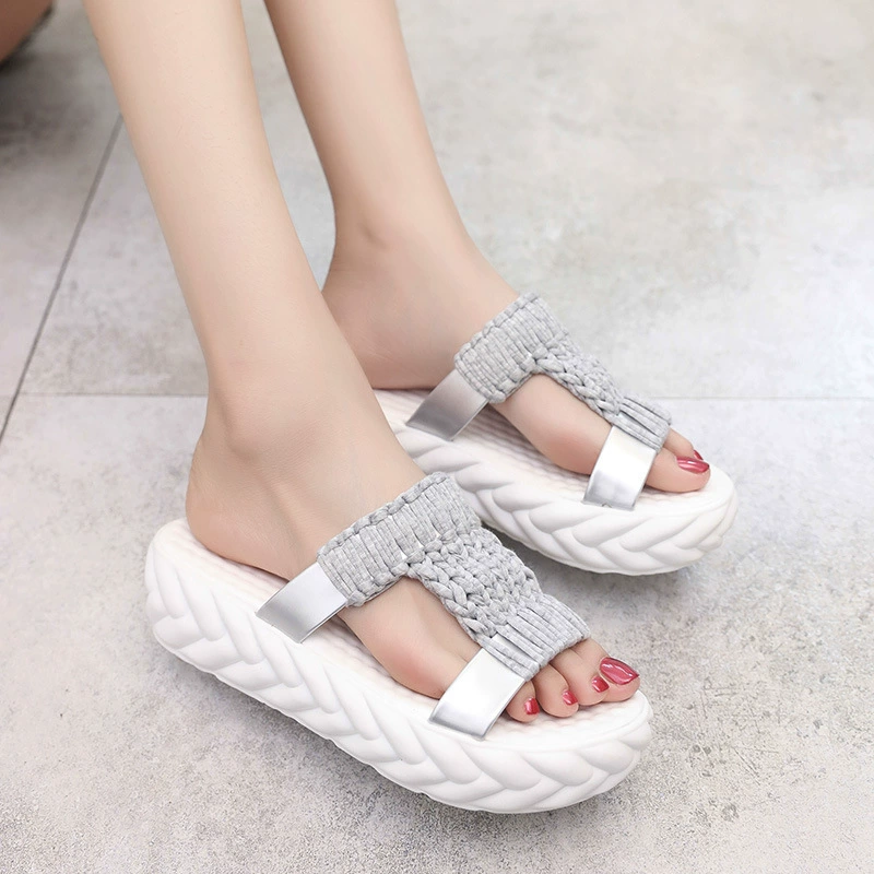 Тапочки на платформе, женские летние, Новое поступление, модные уютные сандалии на высоком каблуке, универсальная женская обувь, сандалии