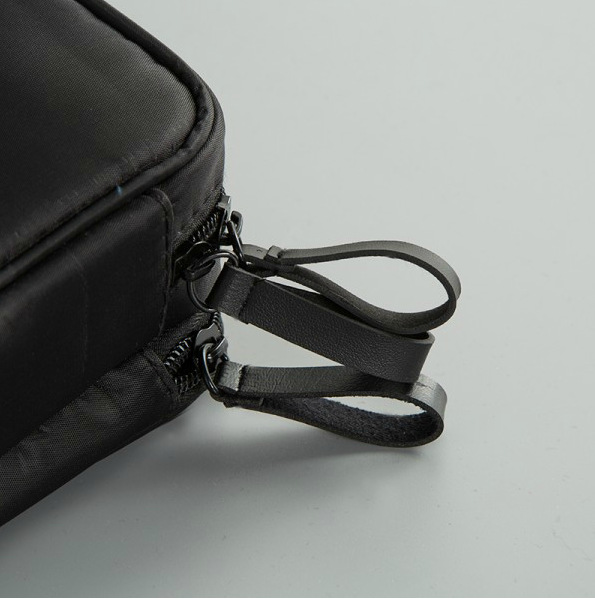 FUENTE fabricante elegante tela de nylon negro Bolsa de cosméticos de doble cremallera bolsa de almacenamiento de lavado de viaje de doble cara de las mujeres