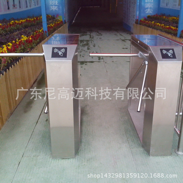 游泳场消费通道三棍闸,出入三辊闸管理系统,自动回收卡三滚转闸