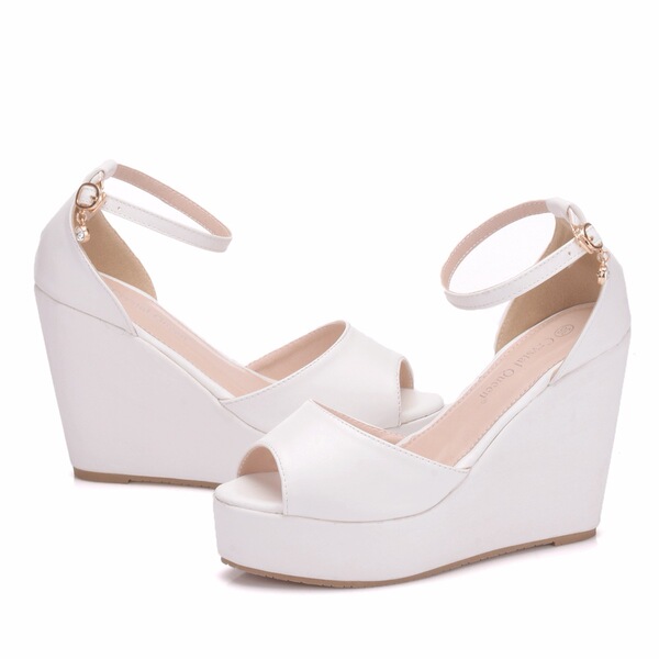 Fashionable casual women's sandals wedge heel stiletto heels with a…