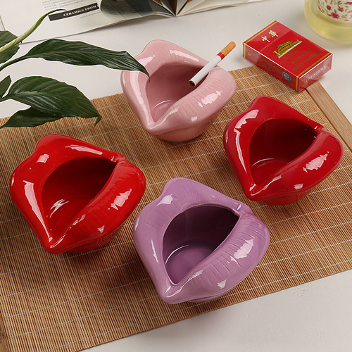 Living room small European style home cigarette dish ashtray Korean style creative personality ceramic crafts ornaments lip ashtray