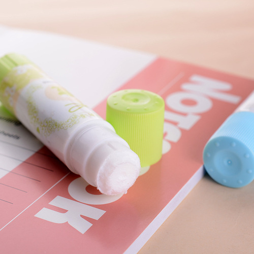 Bobo 0965 Cartoon Solid Glue High Viscosity Children's Solid Glue Stick 9g Kindergarten Handmade Strong Solid Glue