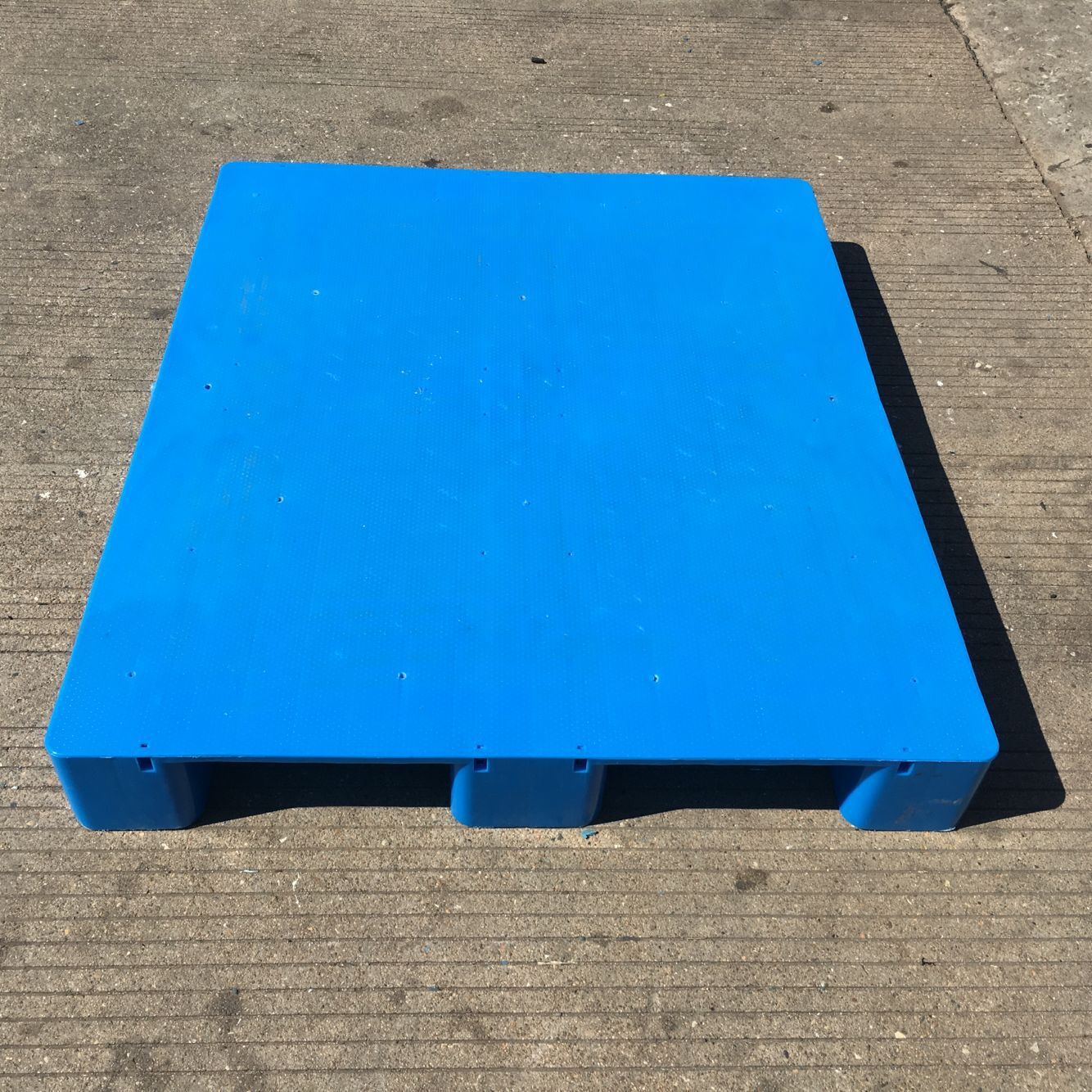 供应1210平板大九脚 塑料托盘 大连丹东吉林平板大九脚塑料托盘