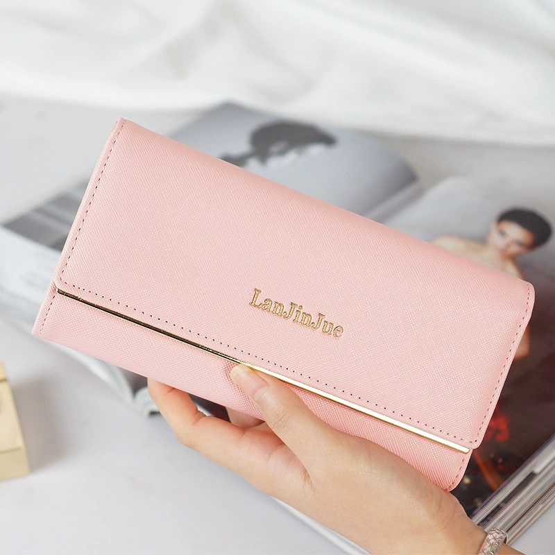 Кошелек New Lady's -это длинный европейский и американский мульти -картовые буквы простой трехкратный зажим для сумки.