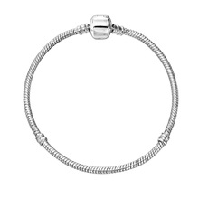 ���A����~���߹�朗l������õ���ɫ�yɫ�Ʒ���S���lһ�����l