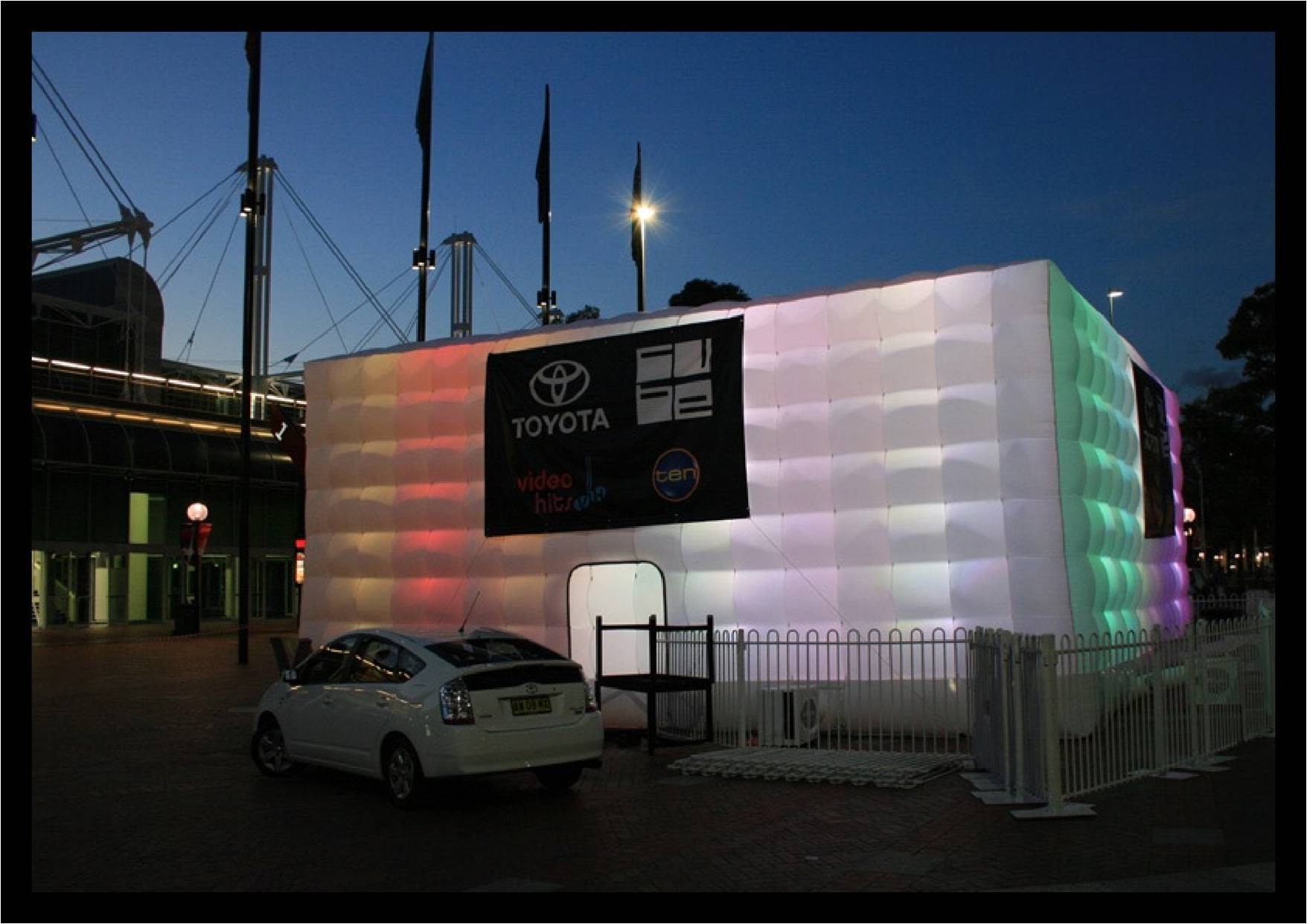 [厂家] 高质量白色充气帐篷 气模产品 气模灯光帐篷