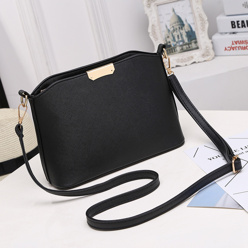 2021 bag women's new fashion trendy shoulder bag crossbody bag Mini small bag shell bag one-piece delivery