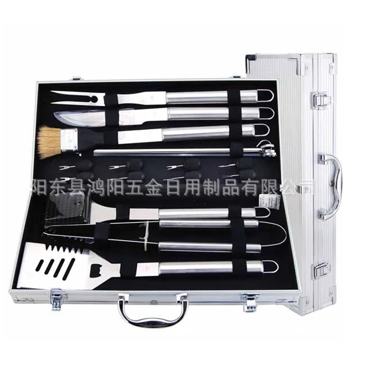 Directo de fábrica de acero inoxidable barbacoa parrilla traje de caja de aluminio 24-pieza barbacoa herramientas al aire libre combinación parrilla