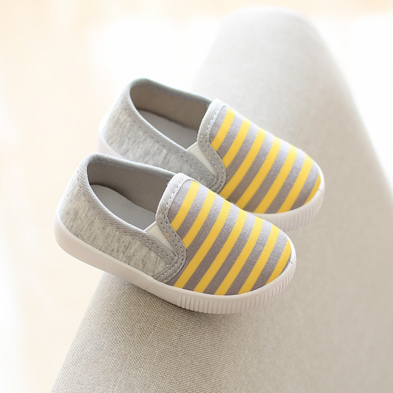 Running baby spring and autumn new children's low-top canvas shoes striped pedal soft bottom factory direct batch 18-23