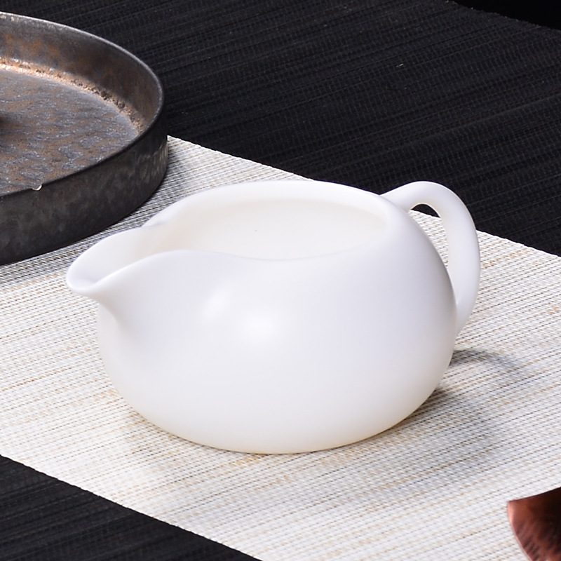 Winjiang dehua porcelana blanca Taza de cerámica taza masculina dispensador de té oveja grasa Jade porcelana promedio taza Kung Fu juego de Té mar Accesorios