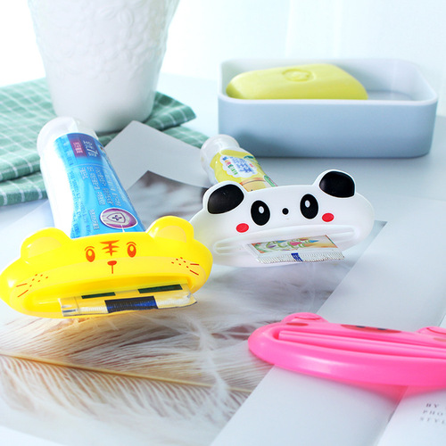 Cartoon toothpaste squeezer Korean version manual toothpaste squeezer lazy cosmetics facial cleanser squeezer wholesale
