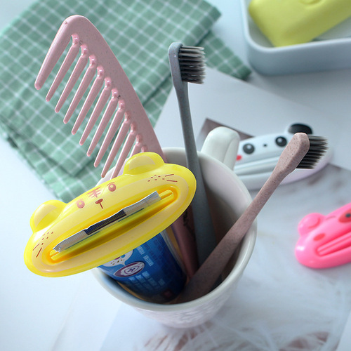 Cartoon toothpaste squeezer Korean version manual toothpaste squeezer lazy cosmetics facial cleanser squeezer wholesale