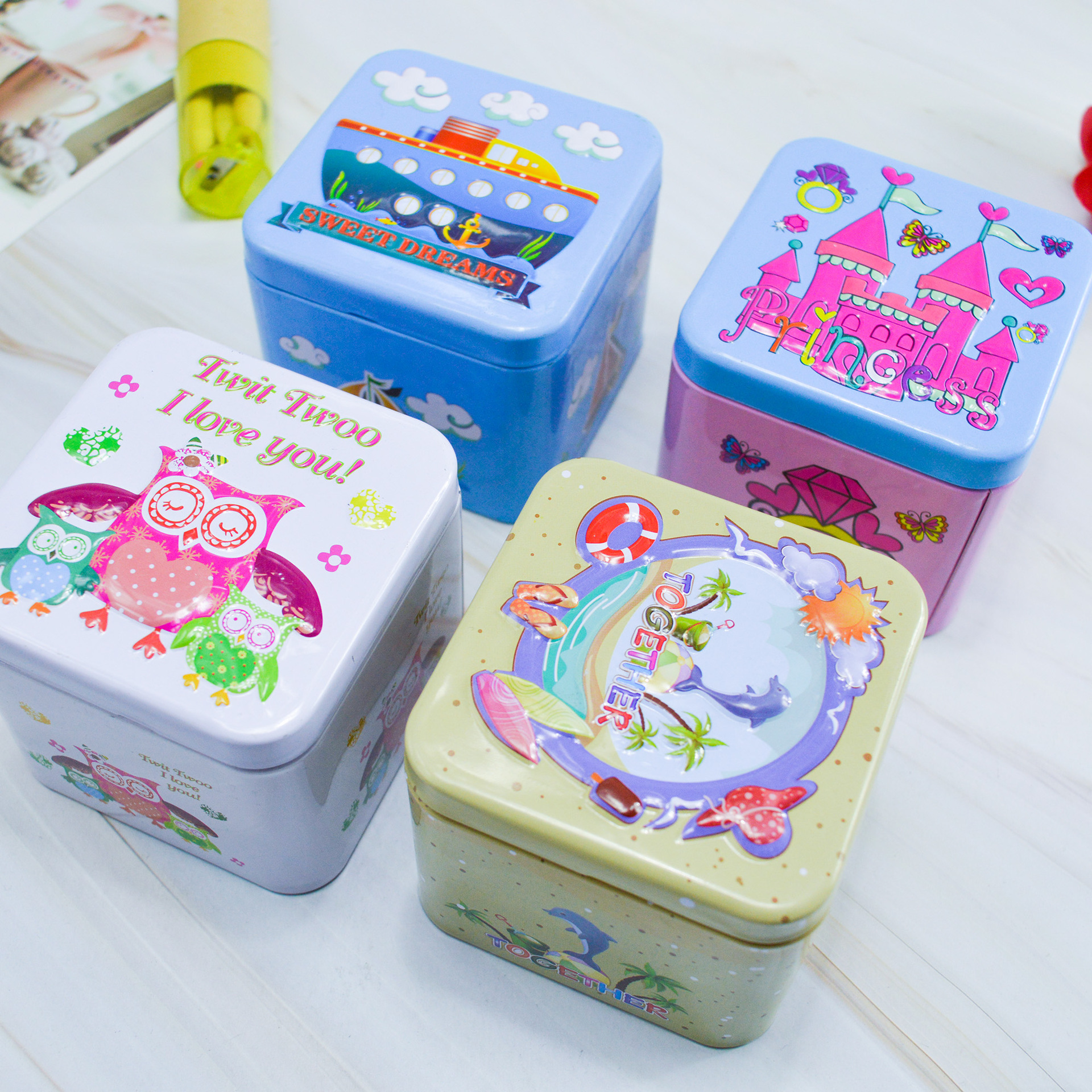 卡通浮雕正方形马口铁盒皮筋饰品收纳盒创意婚庆糖果盒喜糖盒批发