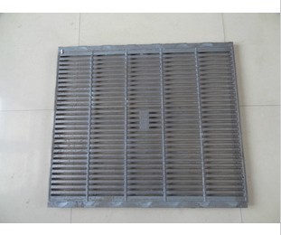 供应母猪漏粪板 铸铁漏粪板 地沟板 带压边铸铁板 600*700
