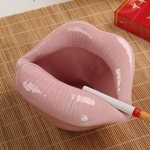 Living room small European style home cigarette dish ashtray Korean style creative personality ceramic crafts ornaments lip ashtray