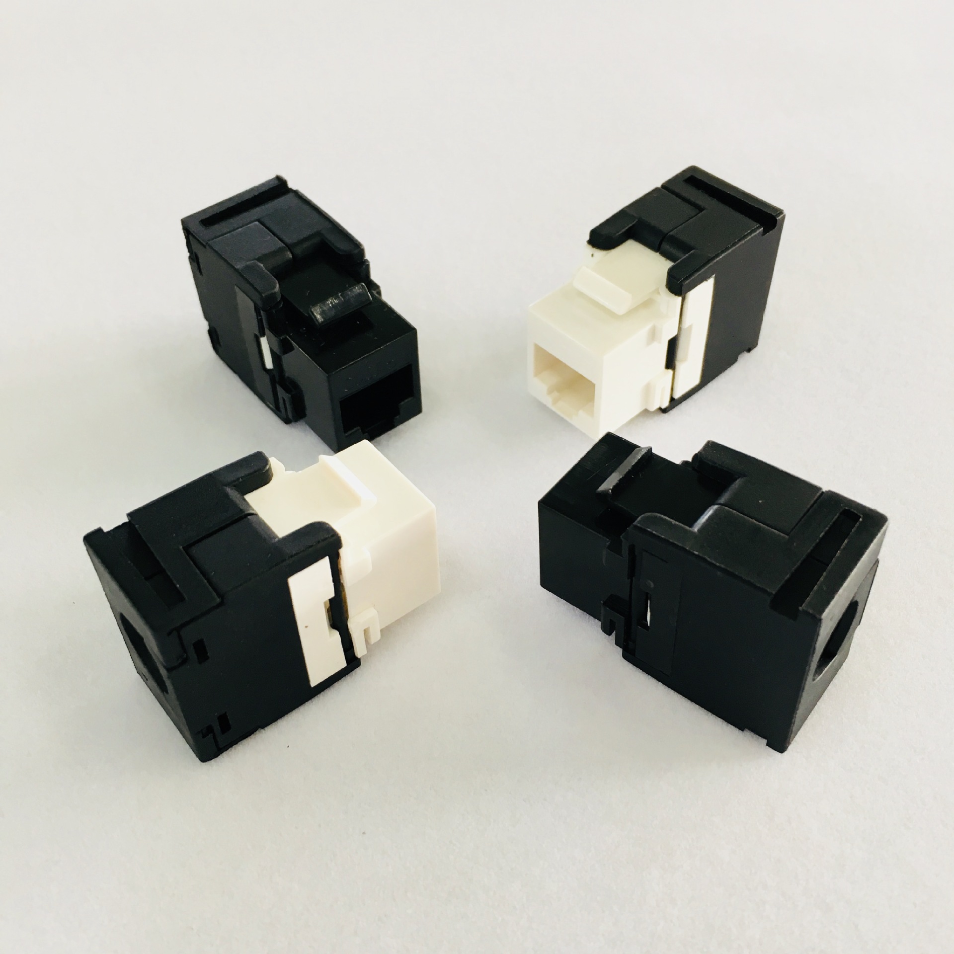 六类非屏蔽免工具式模块