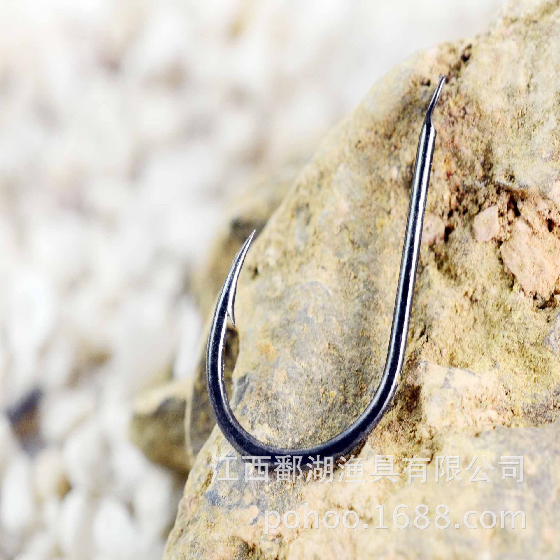 A granel iseini fábrica directa gancho de pesca al por mayor de acero de alto carbono lago artes de pesca con púas plana afilada carpa pesca