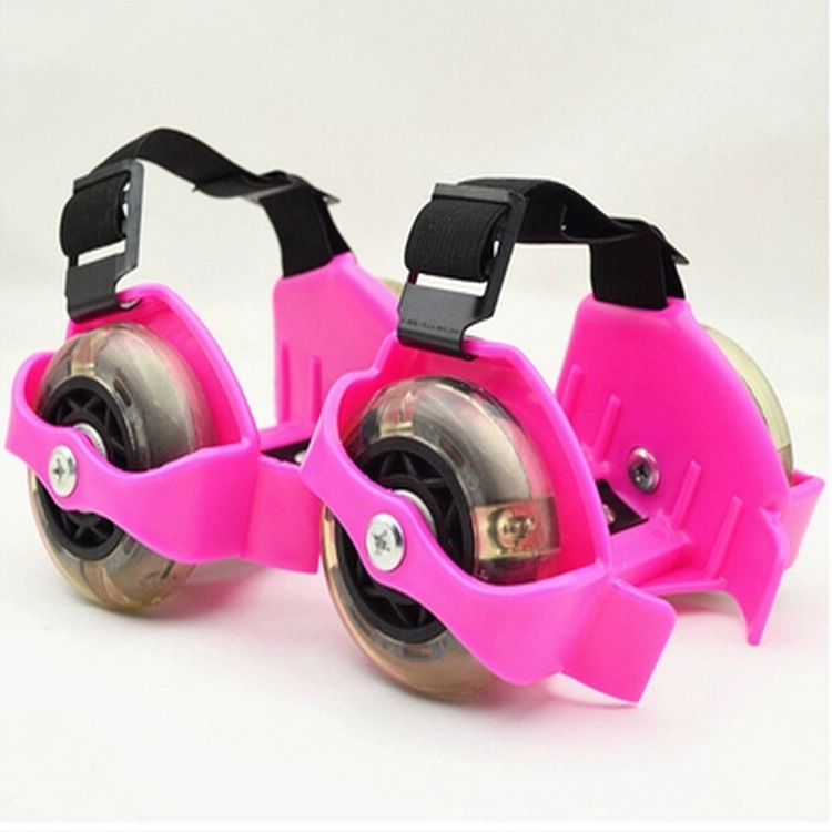 Ventas directas de fábrica Hot Wheels zapatos para caminar de tres colores de PVC emisor de luz rueda de estrella de patinaje sobre ruedas zapatos emisores de luz polea zapatos emisores de luz