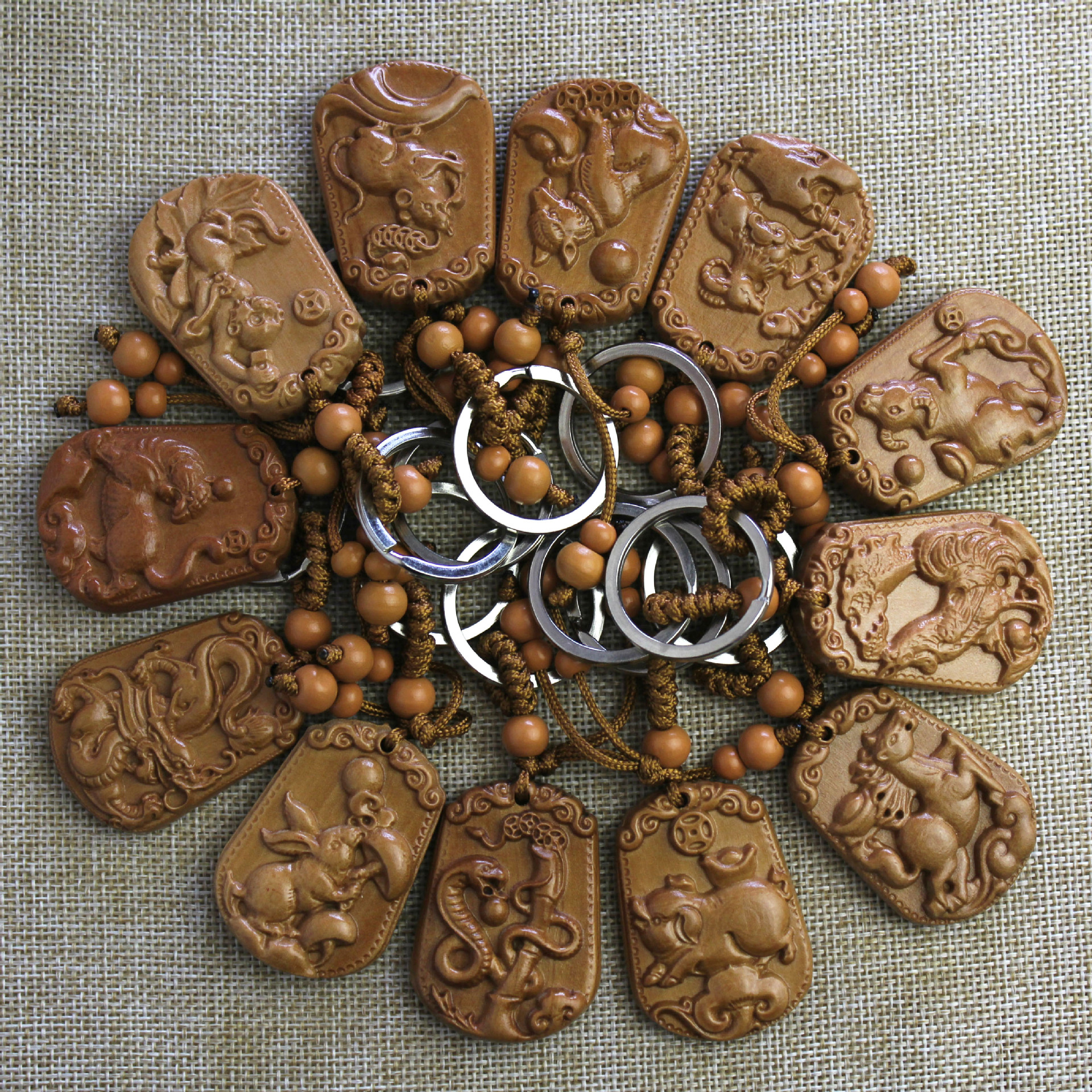 厂家货批发十二生肖汽车桃木钥匙车钥匙挂件小礼品免费雕刻logo