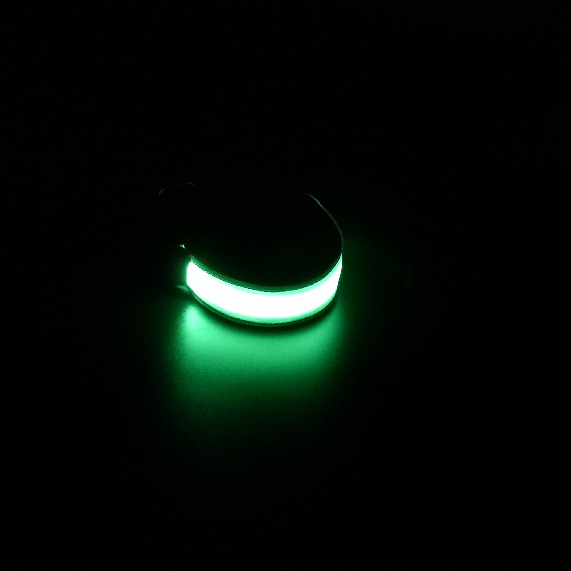 LED deportes pulsera noche flash luminoso corriendo celosía brazo banda hombres y mujeres montar señal luz reflectante tira de luz
