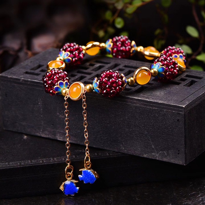 Natural Garnet Woven Ball Bracelet Hollow Garnet Small Fish Bracelet Single Circle Fashion Ladies Bracelet