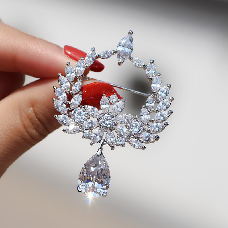 Qianyu silver Rococo style light luxury copper zircon flower cluster brooch water drop olive leaf pin bridal clothing accessories