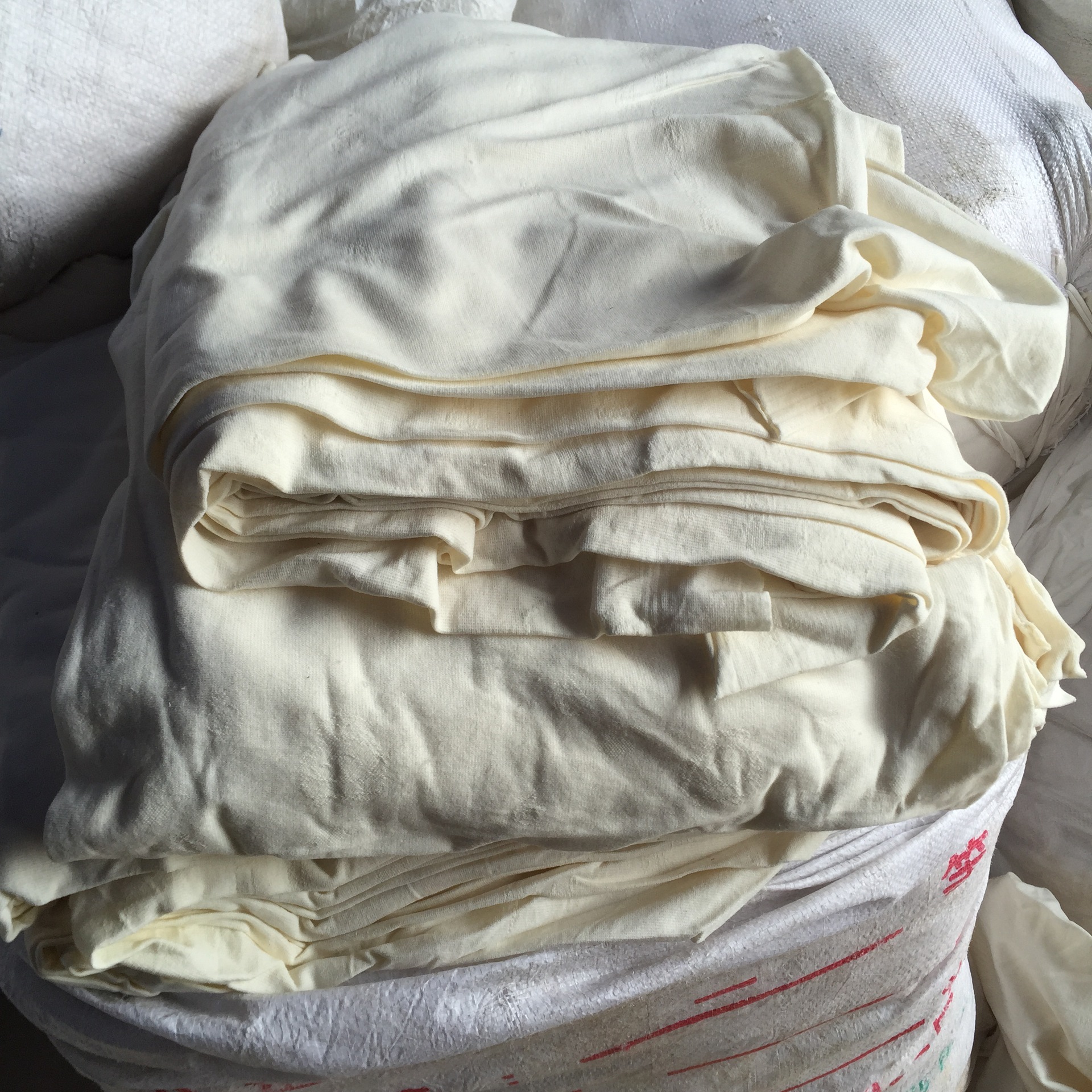 批发全棉工业抹布擦机布白色纯棉碎布破布大块废布吸水吸油不掉毛