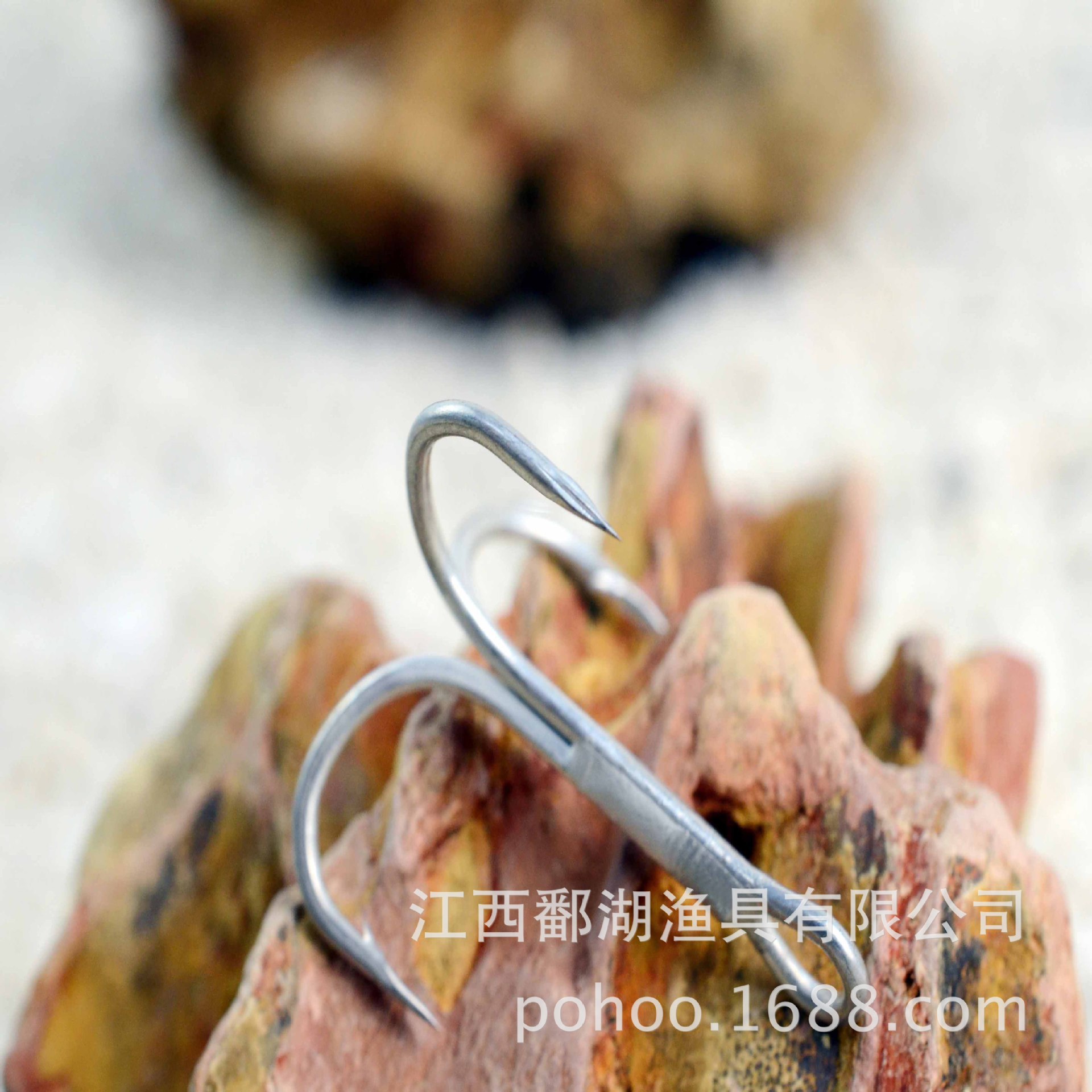 9984H-4X JIGGING Placa de hierro tres ganchos de acero boutique de garantía de calidad nuevo embalaje nuevo listado