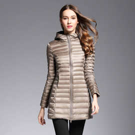 秋冬女士轻薄中长款连帽修身羽绒服大码显瘦白鸭绒便携外套