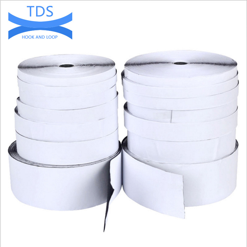 专业生产带胶自粘背胶魔术贴服饰产业用背胶魔术贴一套毛面勾面